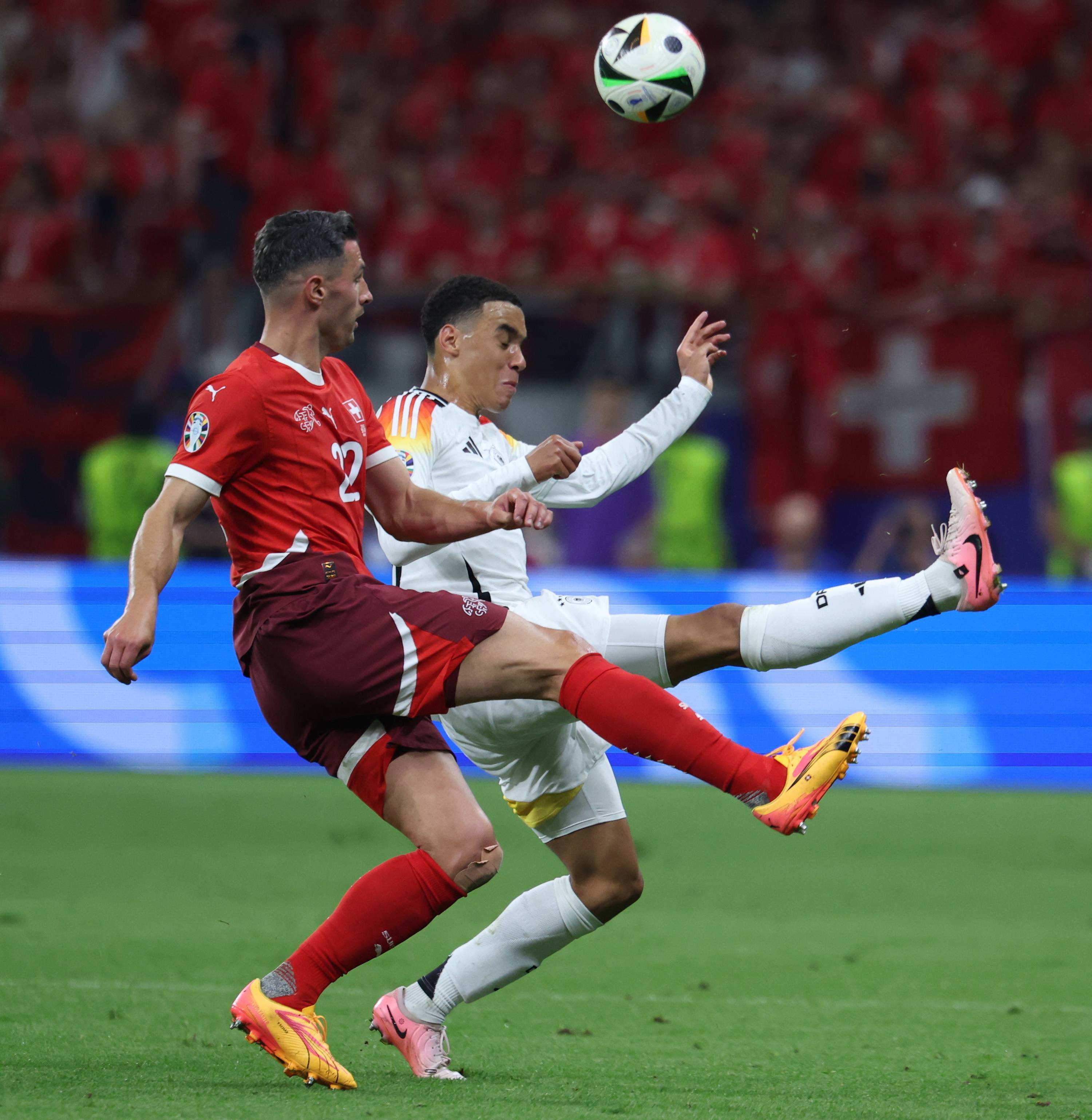 法国战平德国,欧预赛成绩一波三折的简单介绍 法国战平德国,欧预赛成绩一波三折的简单介绍