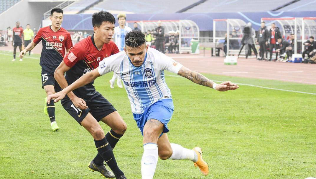 包含阿拉绵锋矢无悔，主场取得胜利的词条