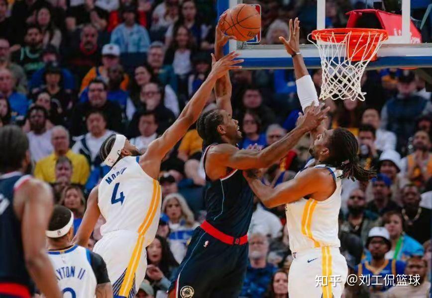 强弱对决！球员表现让人印象深刻