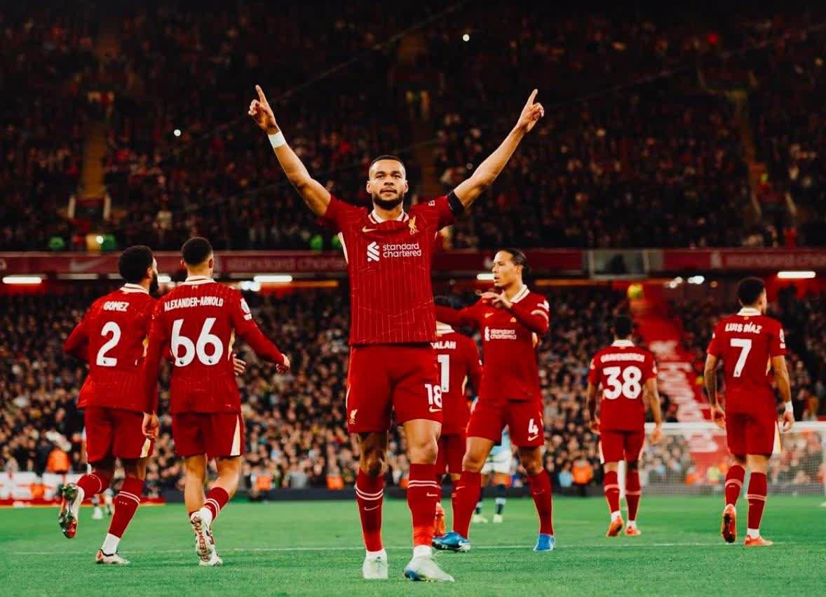 九游娱乐官方网站-莱斯特城新援发挥出色，助球队逆境中寻找胜利