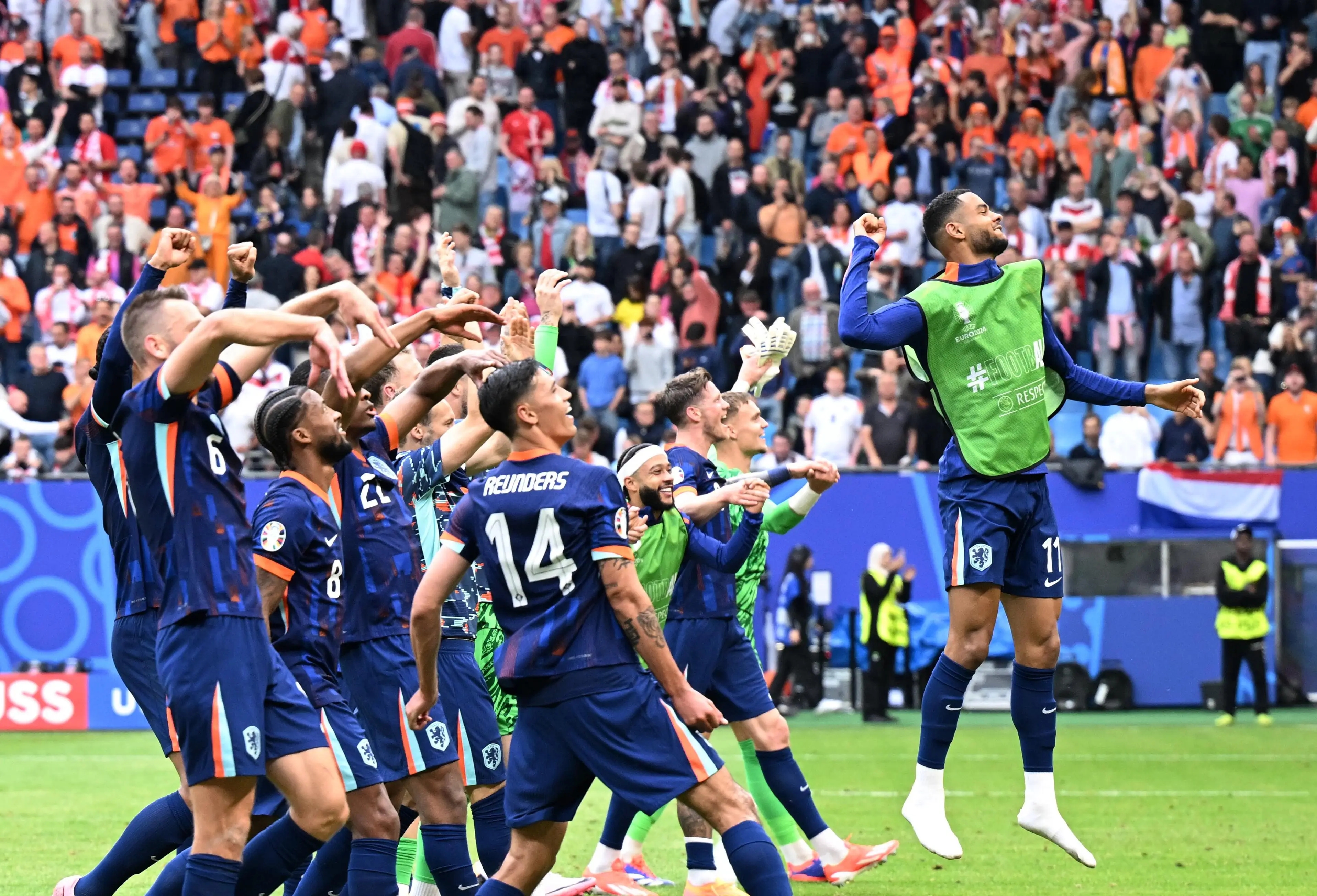 欧洲杯预选赛胜负悬念，强劲对手场上激战