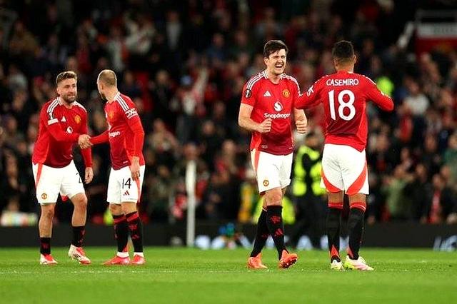 曼联比负于瓦伦西亚，欧联杯出线形势不容乐观