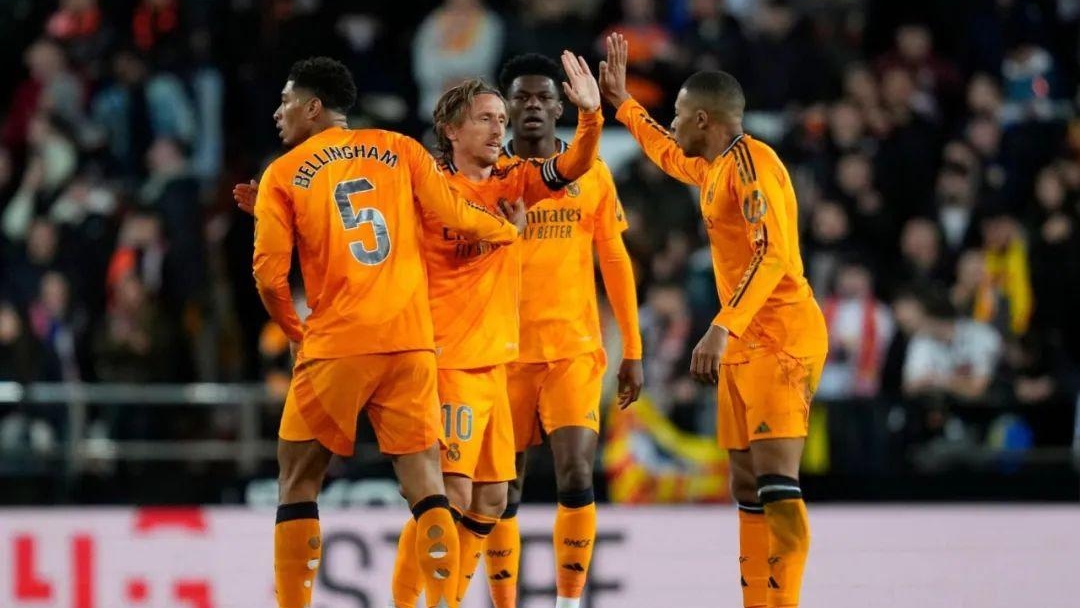 九游游戏-瓦伦西亚客场战胜对手，展现出强大实力