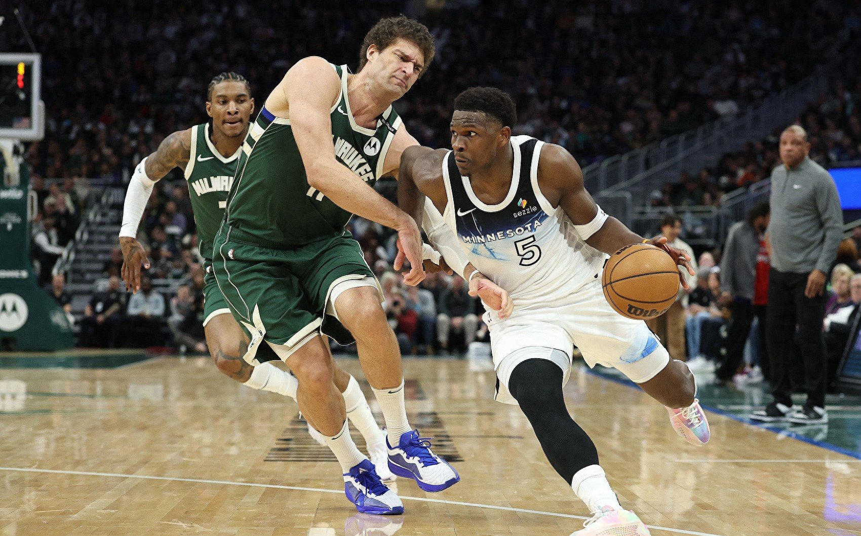 森林狼队靠实力取胜，走向成功之路