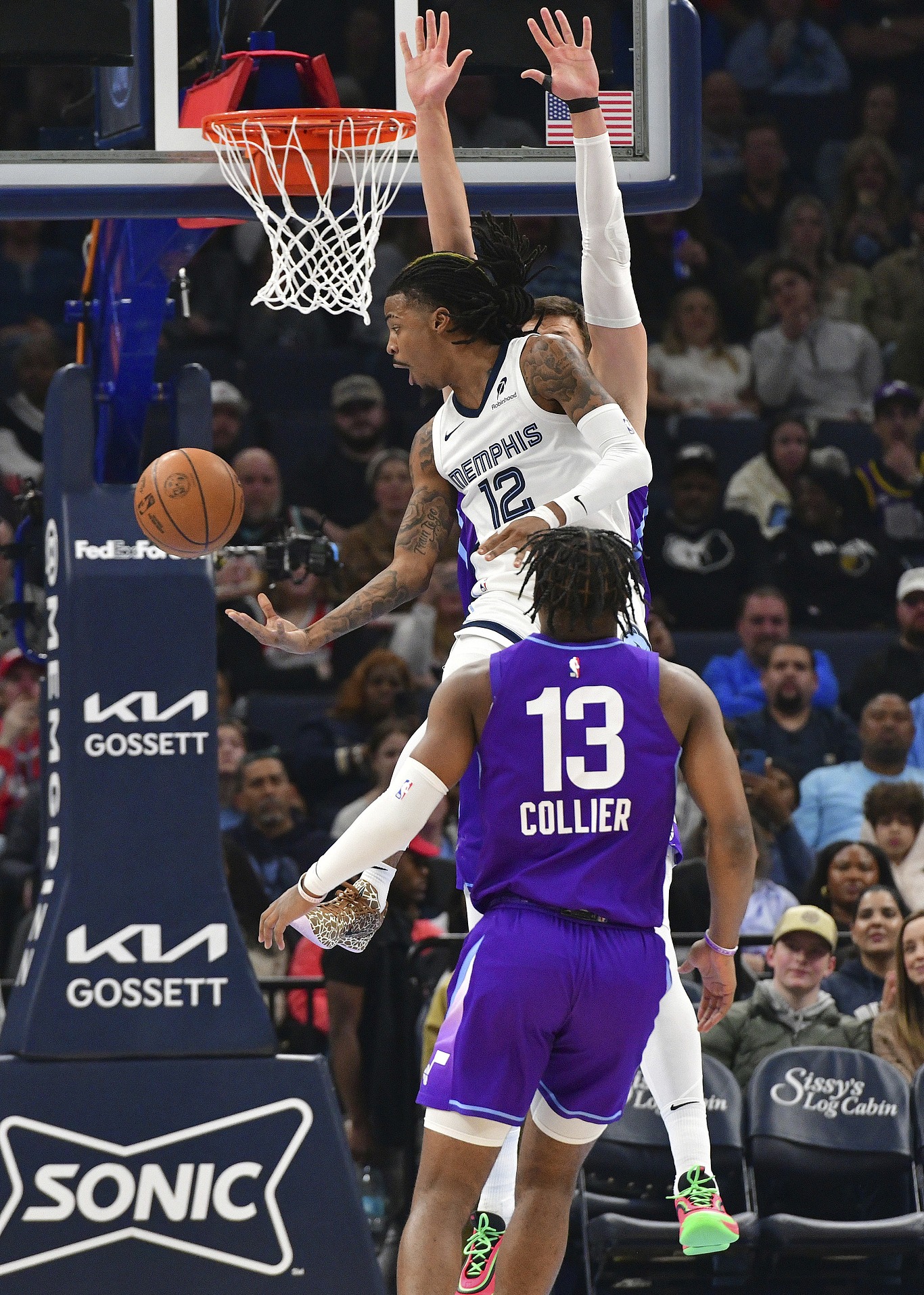 爵士客场力克灰熊，取得系列赛首胜