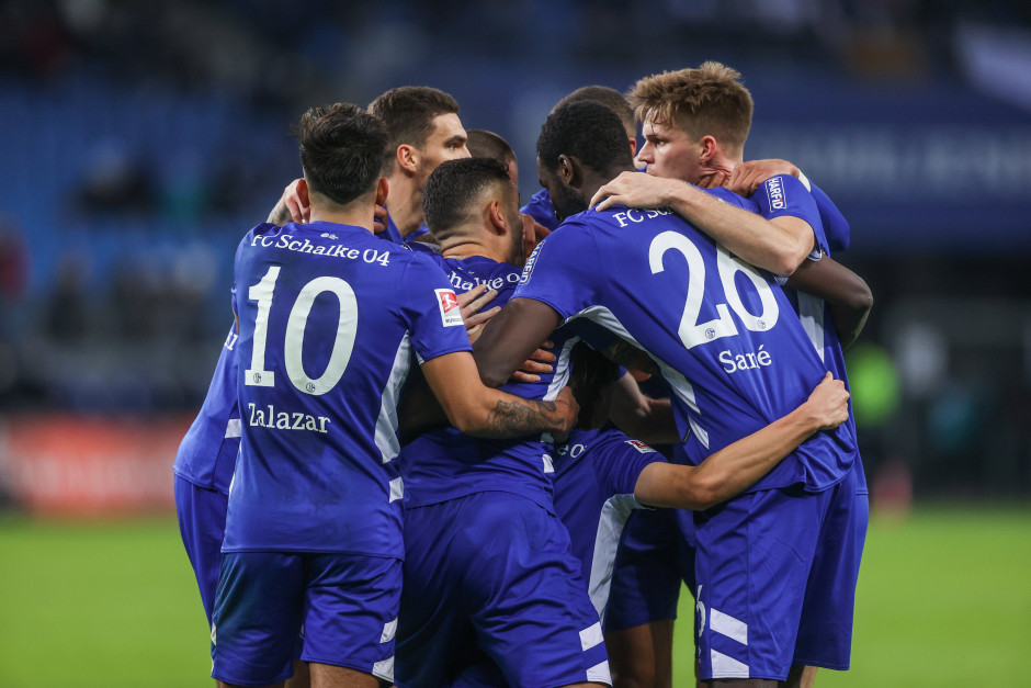 九游娱乐-包含沙尔克04遭遇大比分失利,降级阴影扩大的词条