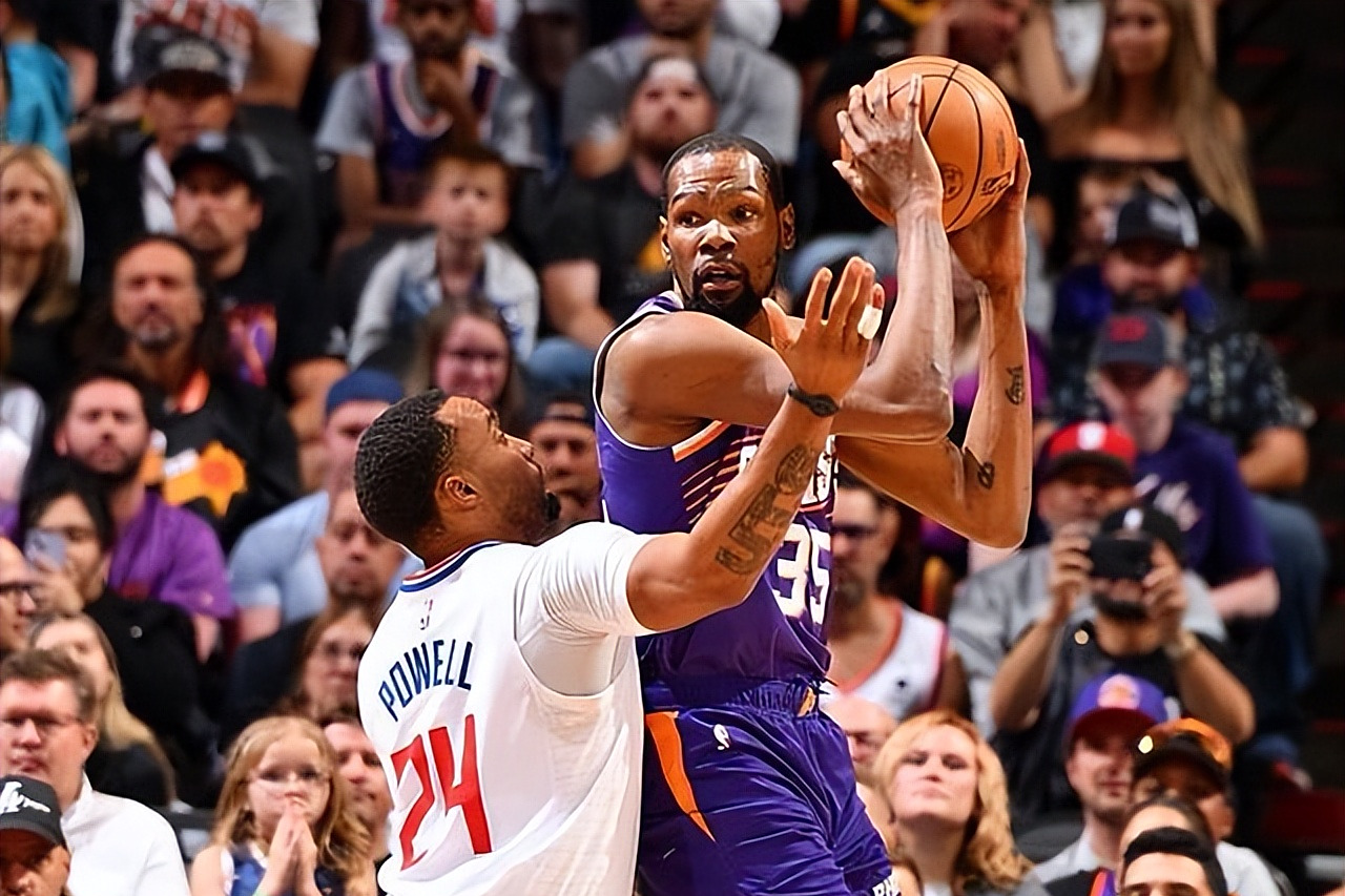 勒沙球迷期待球队下一场胜利