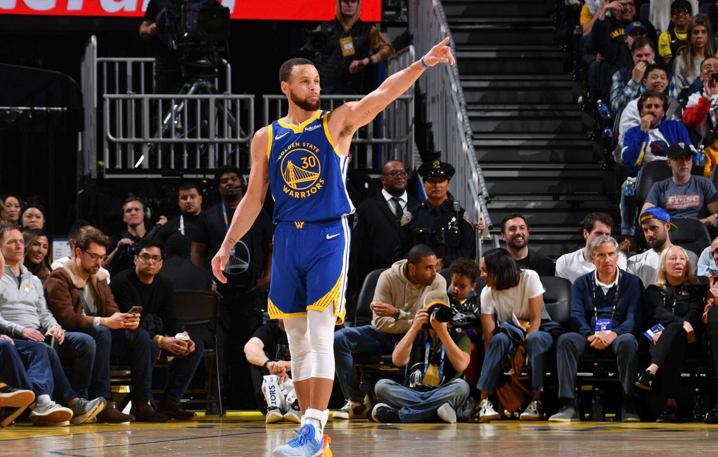 关于大黄蜂球队主场取胜，实现三连胜的信息