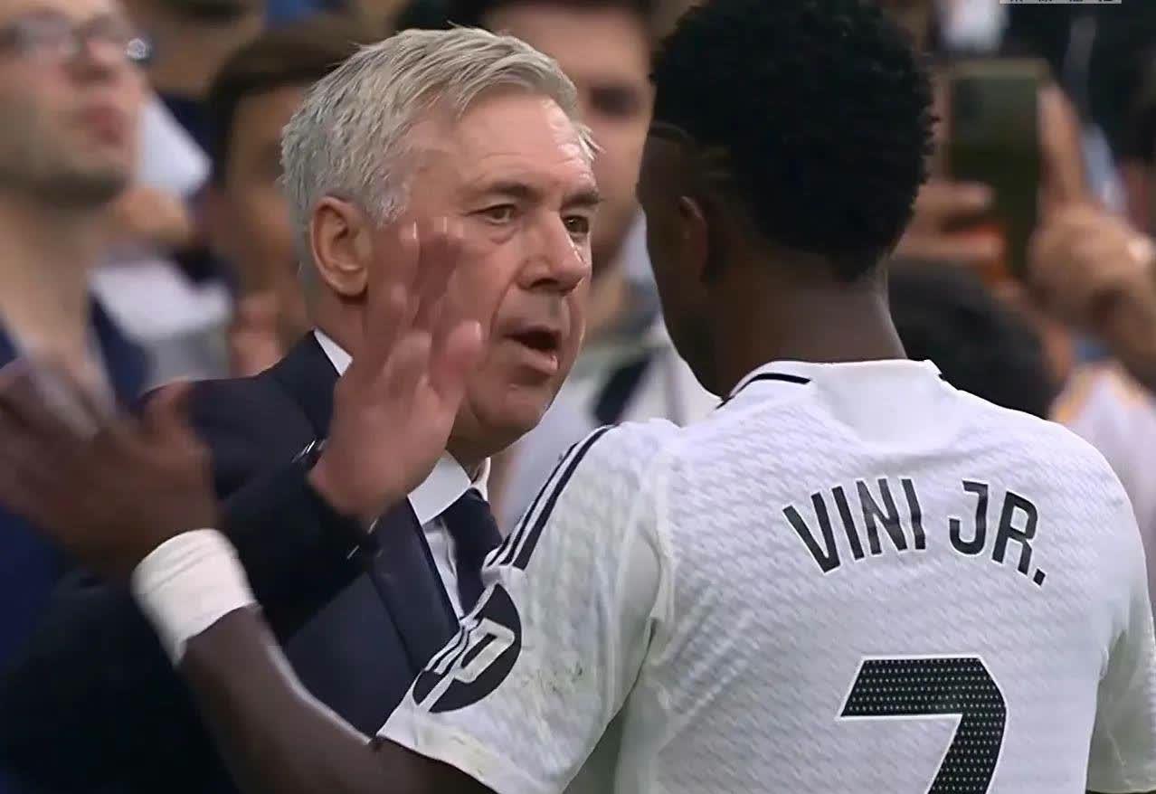 包含热门球队一路高歌猛进，风头压倒众人的词条