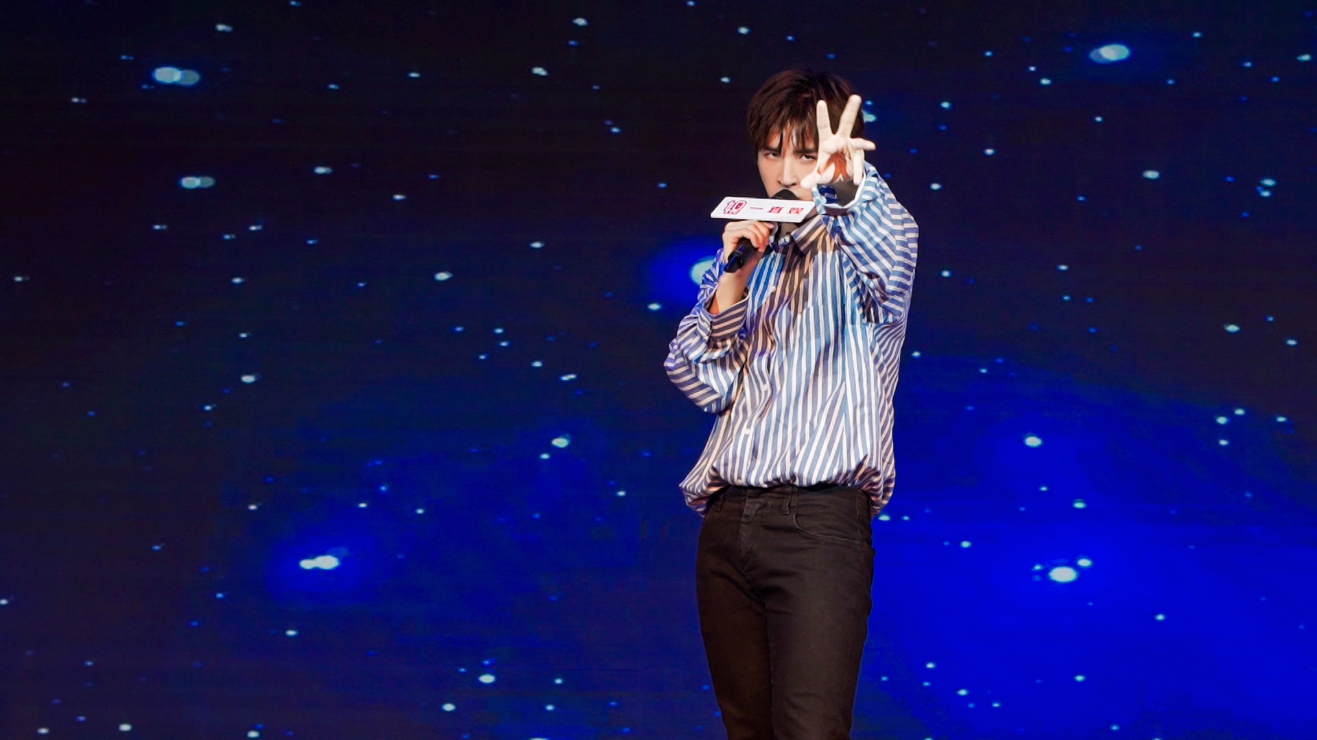 九游官网-KT轻取G2，Ming打出惊人五杀强强对话成都决赛之夜，让粉丝疯狂欢呼