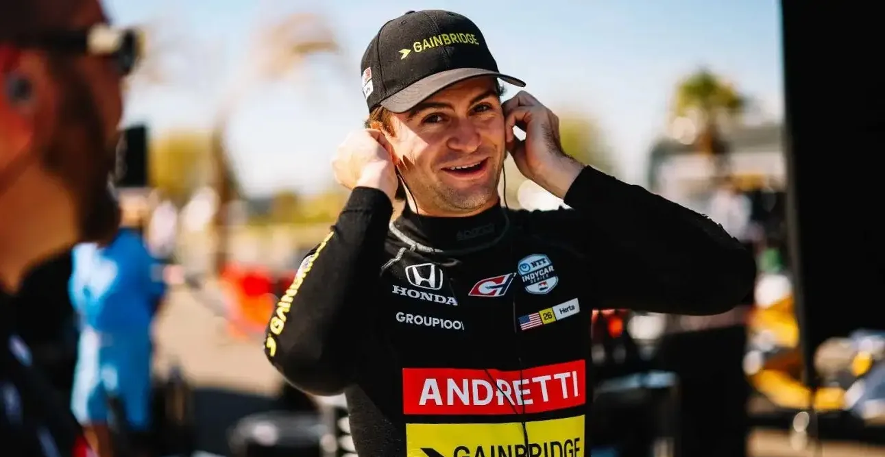 关于威廉姆斯横扫哈斯车队，周冠宇点燃赛场的信息